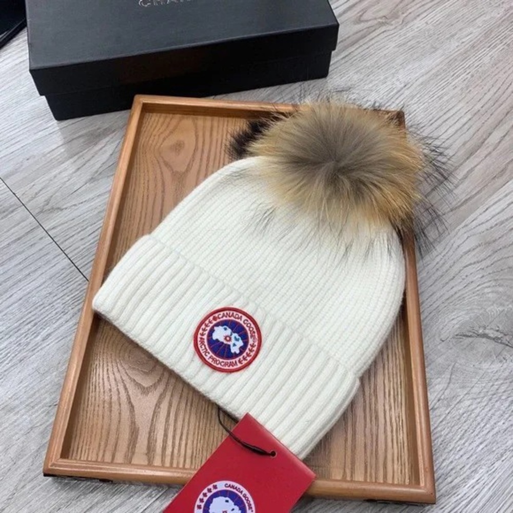 Canada Goose Cream Beanie with Fur Pom Pom - Picture 3 of 3